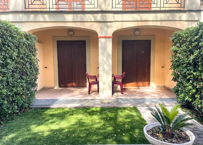Near Marco Simone Golf & Rome, Cleaning Included Apartment