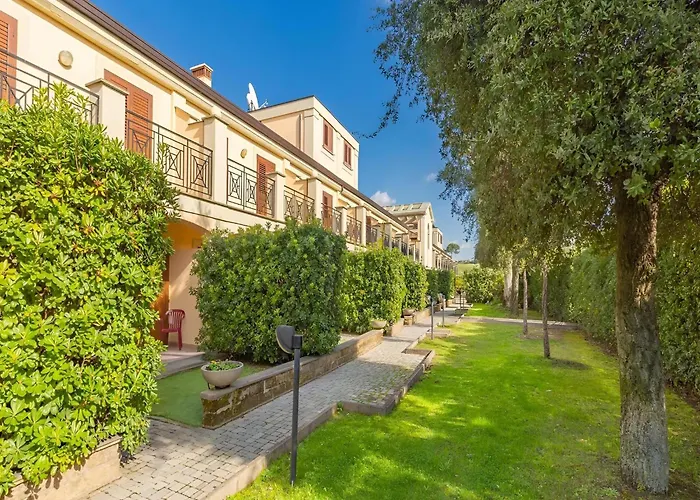 Apartment Near Marco Simone Golf & Rome, Cleaning Included *