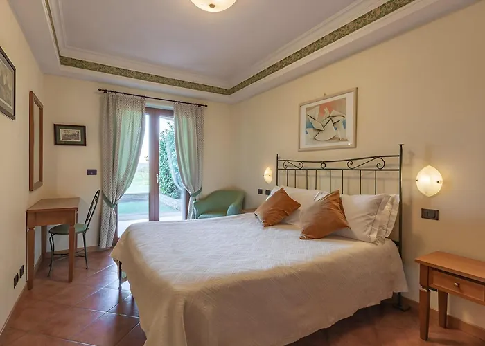 Apartment Near Marco Simone Golf & Rome, Cleaning Included *